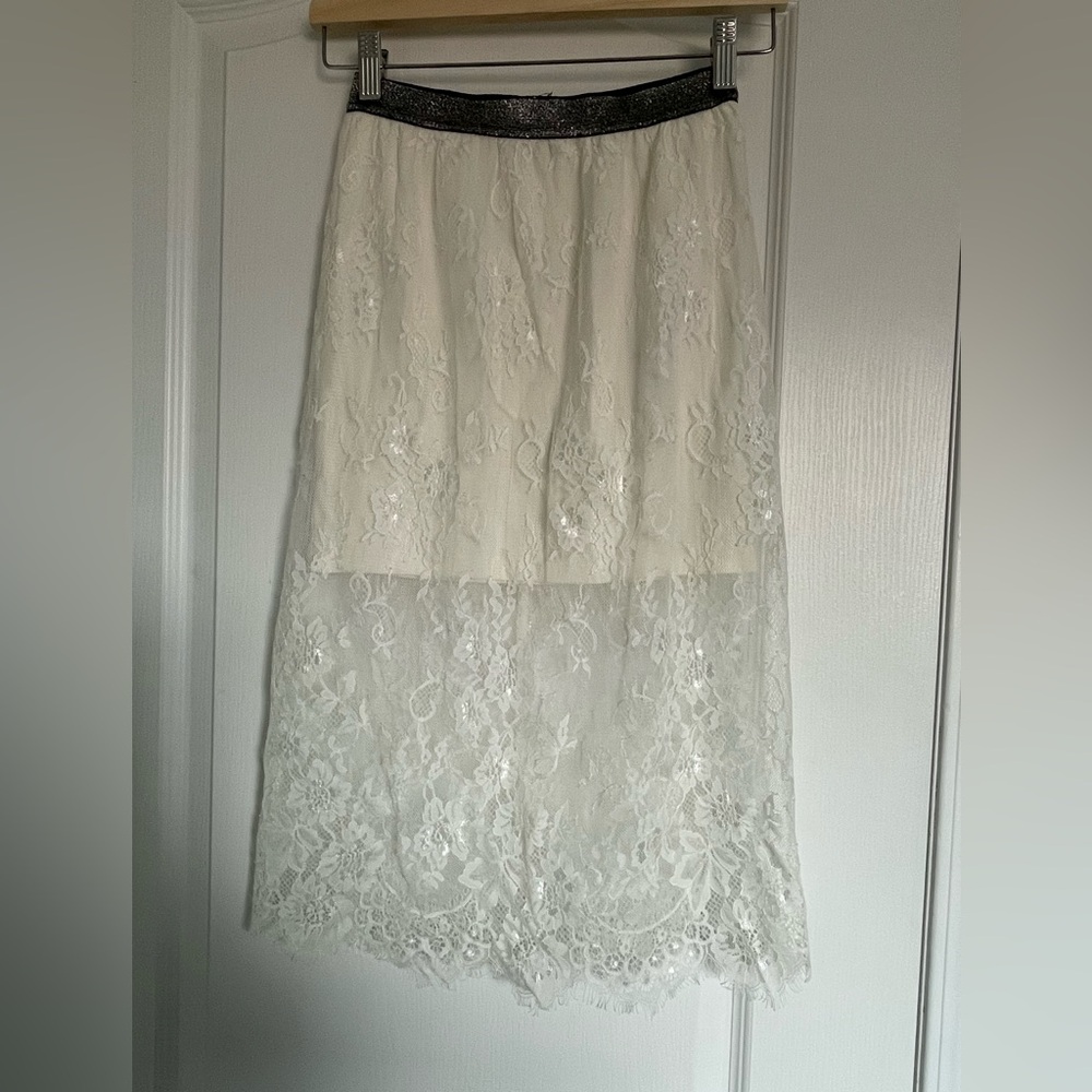 In's lace skirt